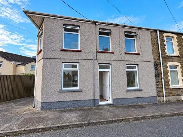 Apartment for rent in Cimla, Neath