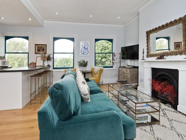 Apartment for rent in North Kensington, Greater London
