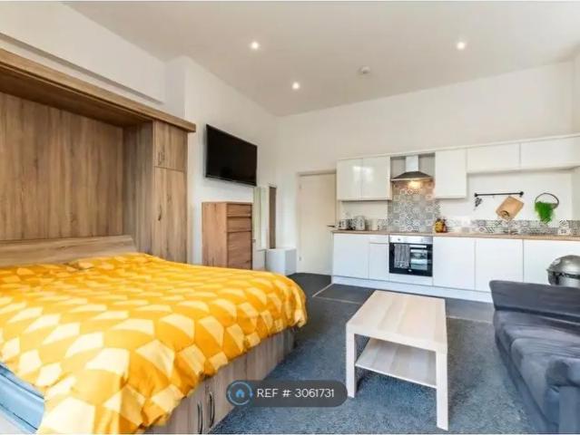 Apartment for rent in The Park, City of Nottingham