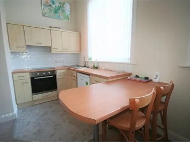 Apartment for rent in Cwmdu, Swansea