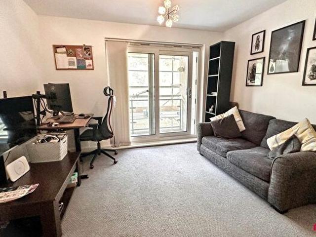 Apartment for rent in Nangreaves, Wales