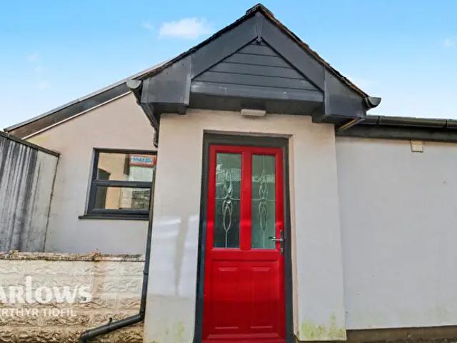 Apartment for rent in Pentre, Ton Pentre