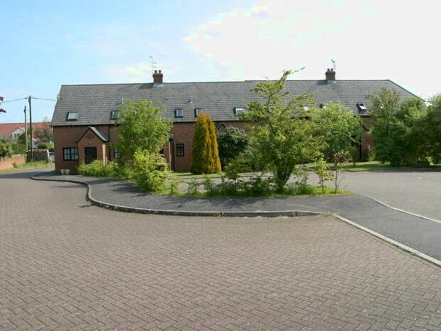 Apartment for rent in Stone with Bishopstone and Hartwell, Stone