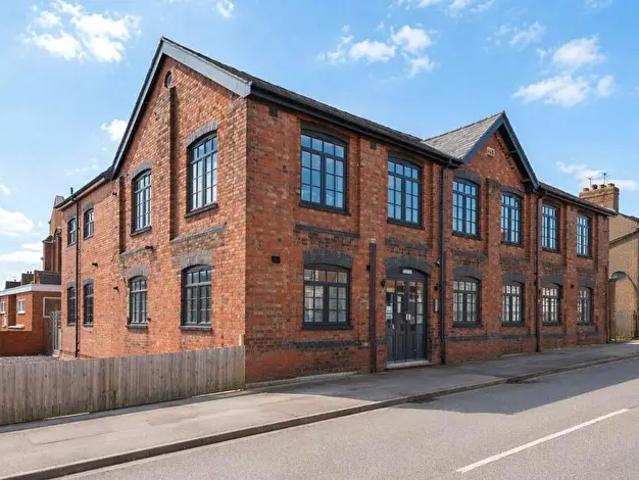 Apartment for rent in Desborough