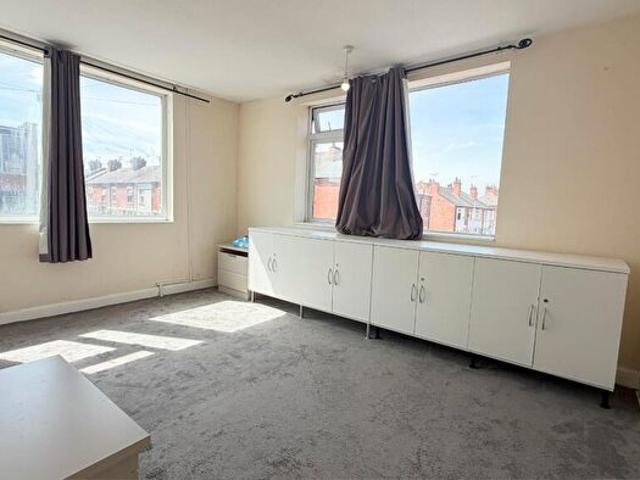 Apartment for rent in Belgrave, Old Wharf