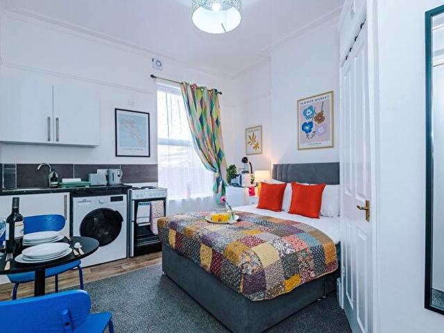Apartment for rent in Sydenham, Green Close