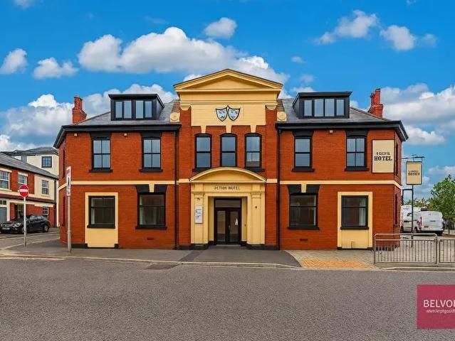 Apartment for rent in Cwmdu, Swansea