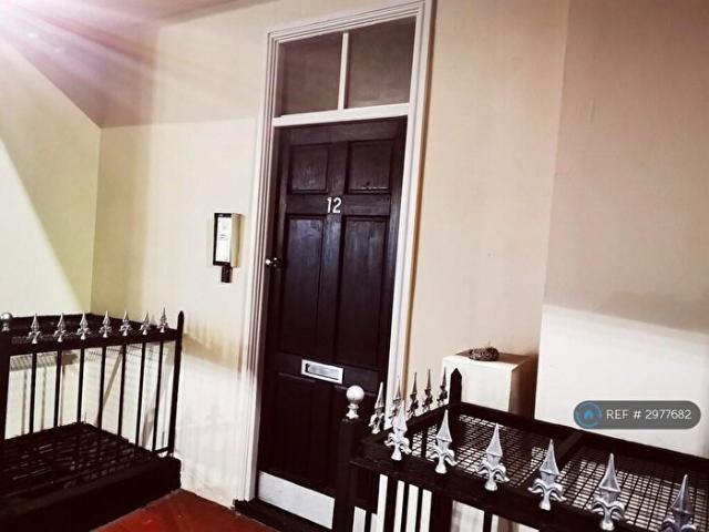 Apartment for rent in Sydenham, Green Close