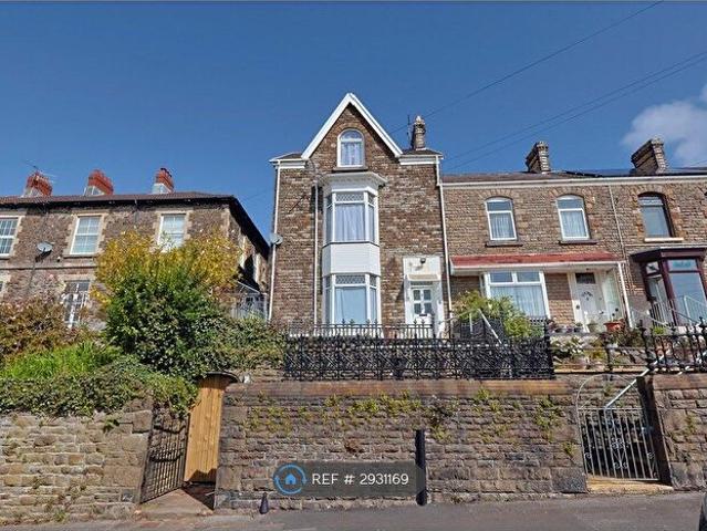 Apartment for rent in Nangreaves, Wales