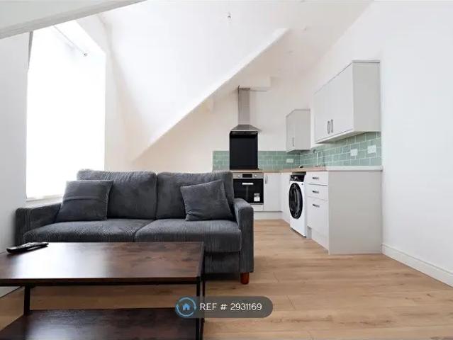 Apartment for rent in Nangreaves, Wales