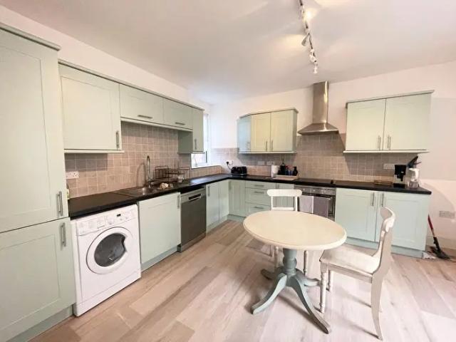 Apartment for rent in Cliff Hill, Warwick