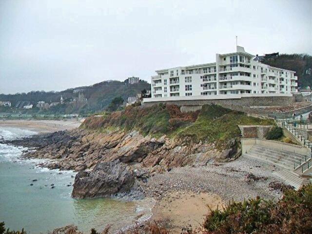 Apartment for rent in Rotherslade, Newton