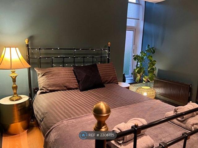Apartment for rent in Pontypridd, Wales