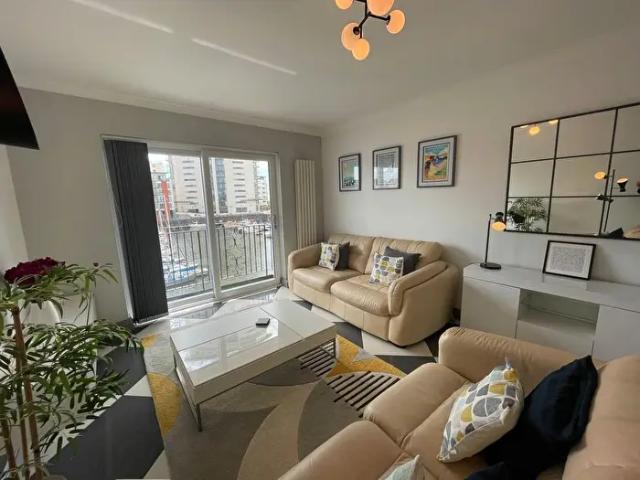 Apartment for rent in Waterfront, Swansea