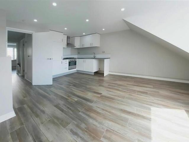 Apartment for rent in Nangreaves, Wales