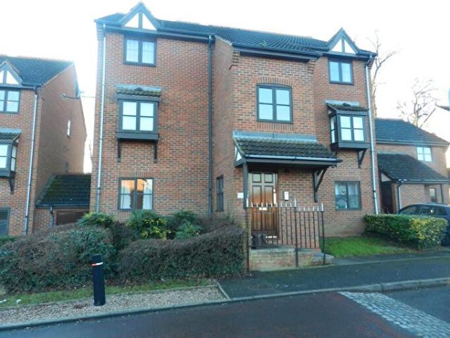 Apartment for rent in Weedon Bec