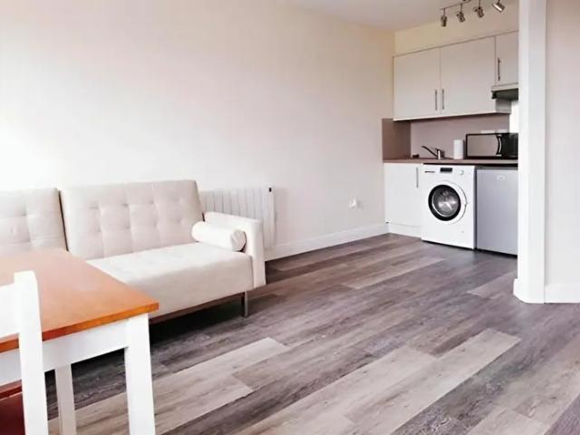 Apartment for rent in Port Tennant, Swansea