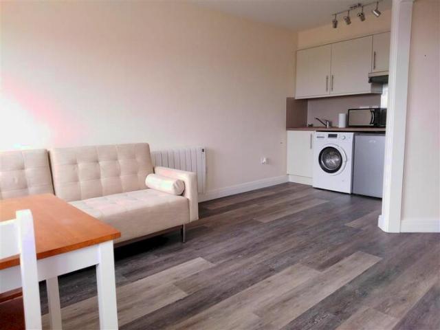 Apartment for rent in Cwmdu, Swansea