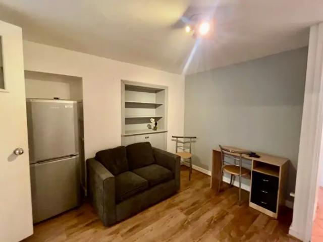 Apartment for rent in Mount Pleasant, Swansea