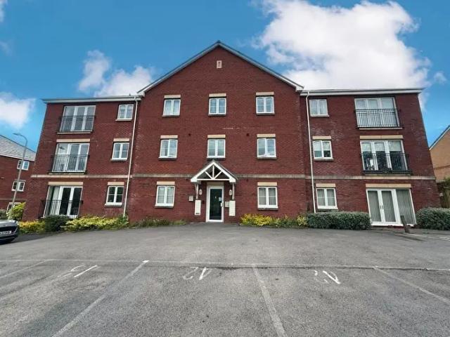 Apartment for rent in Laleston, Broadlands