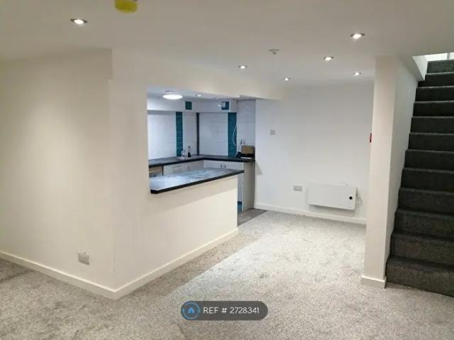 Apartment for rent in Cimla, Neath