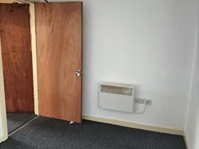 Apartment for rent in Cwmrhydyceirw, Swansea