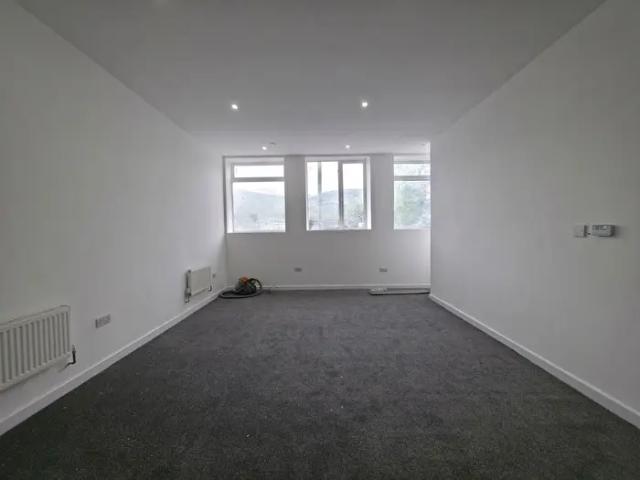 Apartment for rent in Pentre, Ton Pentre