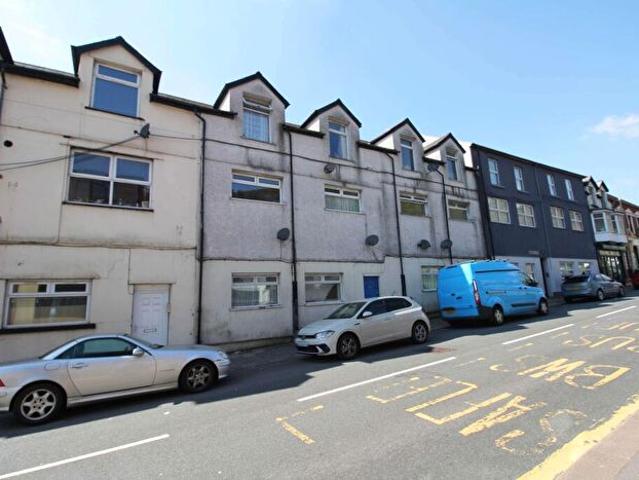 Apartment for rent in Pentre, Ton Pentre
