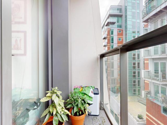 Apartment for rent in South Lambeth, Greater London