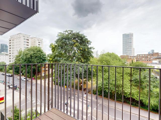 Apartment for rent in Lyons, Greater London