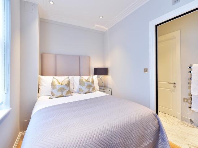 Apartment for rent in Mayfair, Greater London