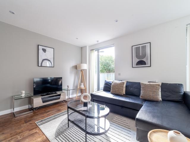 Apartment for rent in Poplar Grove, Greater London