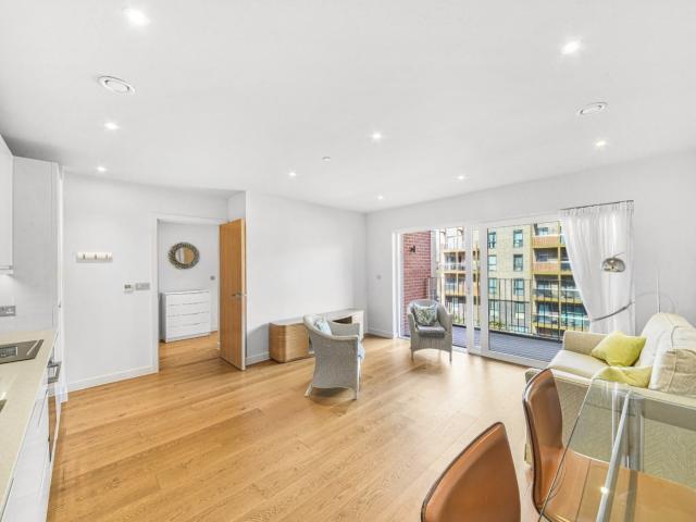Apartment for rent in Colindale, Greater London