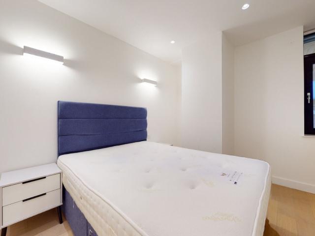 Studio for rent in London Borough of Hounslow, Spring Grove