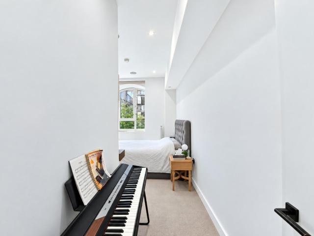 Apartment for rent in Bermondsey Village, Greater London