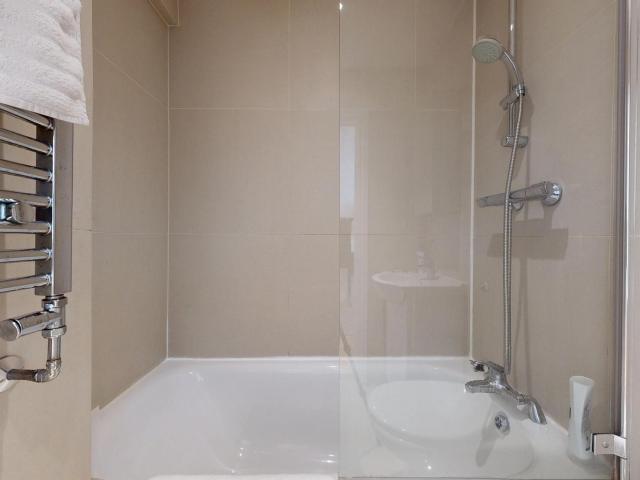 Apartment for rent in West Kensington, Greater London