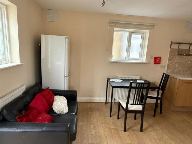 Apartment for rent in Ardleigh Green, Greater London