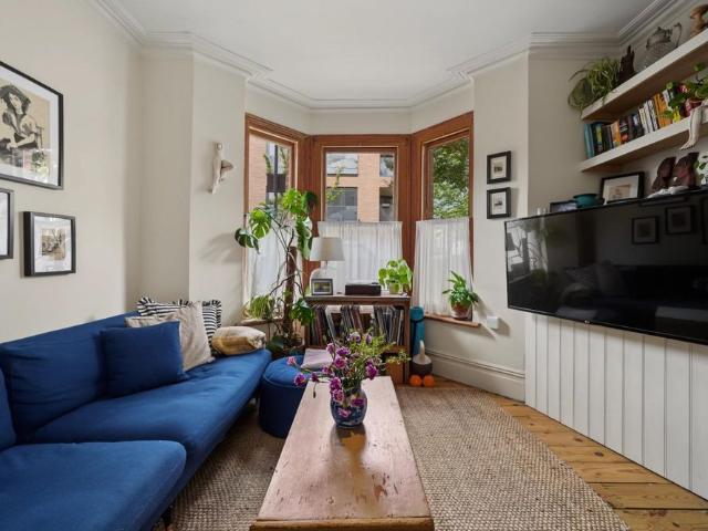 House for rent in Shacklewell, Greater London