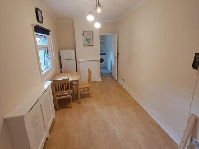 Apartment for rent in Seven Sisters, Greater London