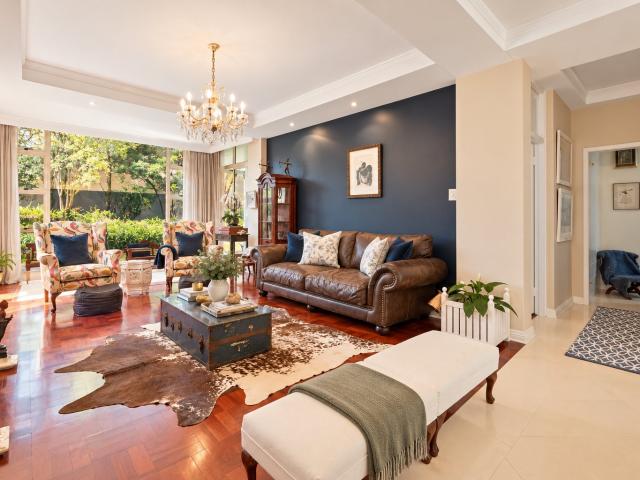 Apartment for rent in Illovo, Rosebank