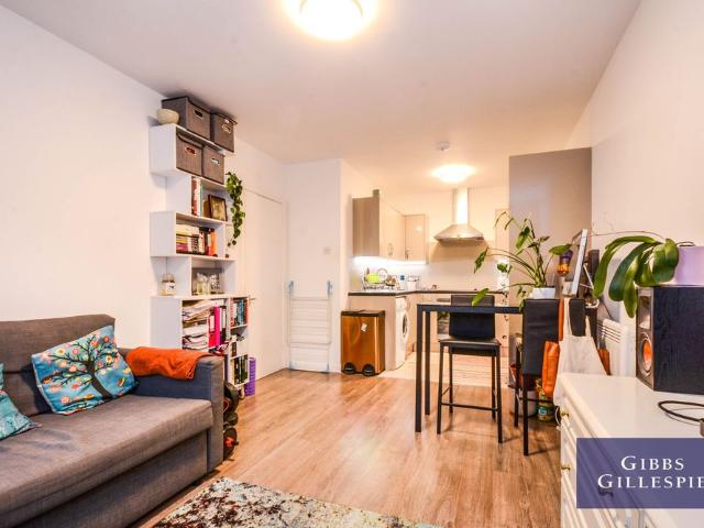 Apartment for rent in Pouchen End, Hertfordshire