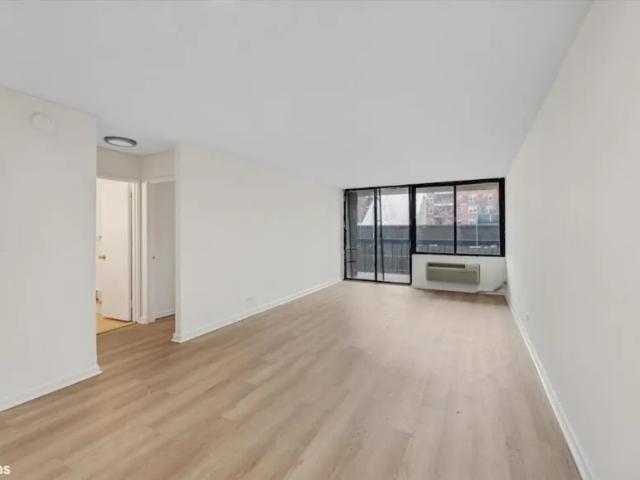 Apartment for sale in Queens, Arverne