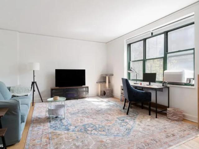 Apartment for sale in Queens, Arverne