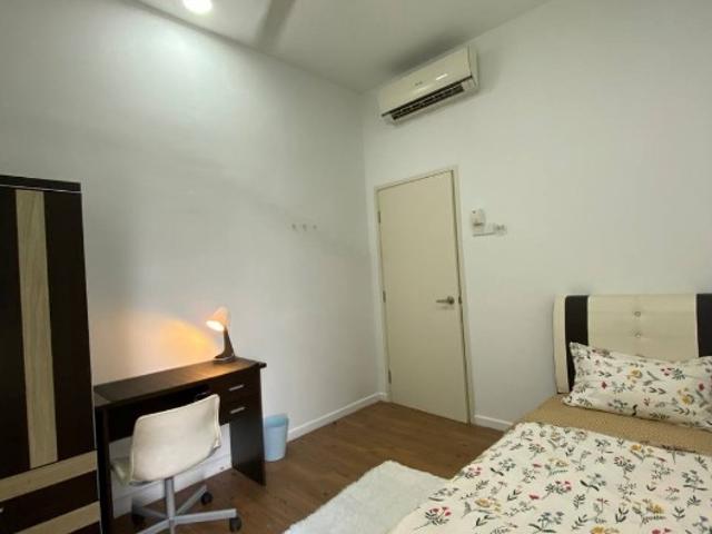 Room for rent in Petaling, Alam Impian