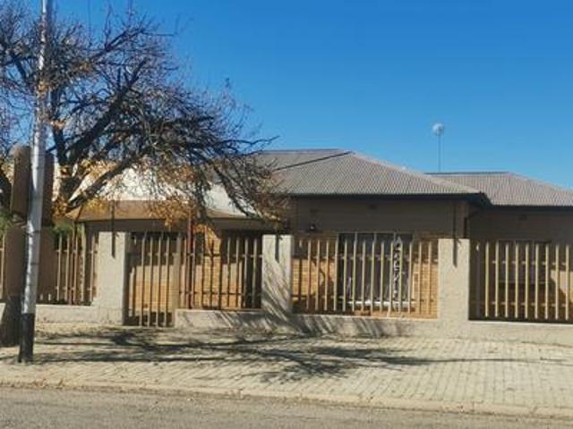 Apartment for sale in Potchefstroom, Tlokwe Local Municipality