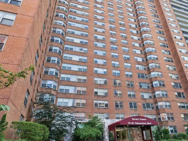 Apartment for sale in Queens, Arverne