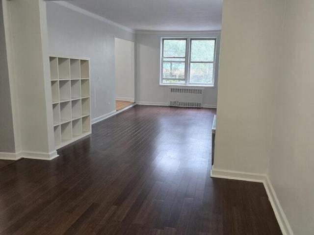 Apartment for sale in Queens, Arverne