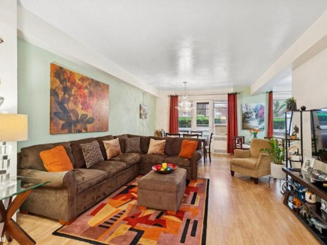 Apartment for sale in Queens, Arverne