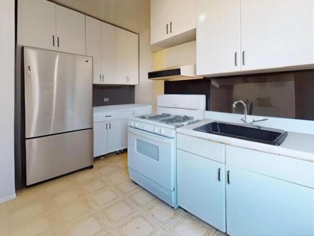 Apartment for sale in Queens, Arverne
