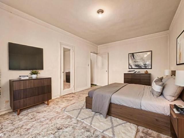 Apartment for sale in Queens, Arverne
